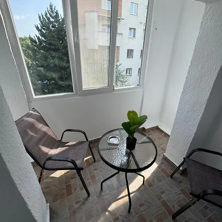 Night Apartment, 3 Camere, 3 Balcoane, Untold *