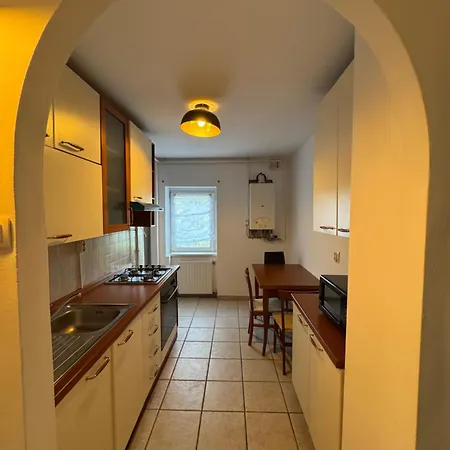 Night Apartment, 3 Camere, 3 Balcoane, Untold דירה *